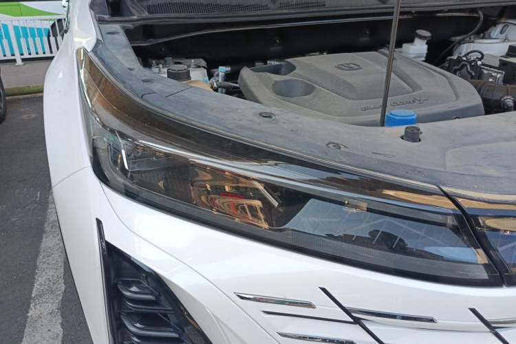 Used CHANGAN CS75 PLUS 2024 3rd Generation Champion Edition 1.5T Intelligent Drive Dynamic Model Right Front Headlight