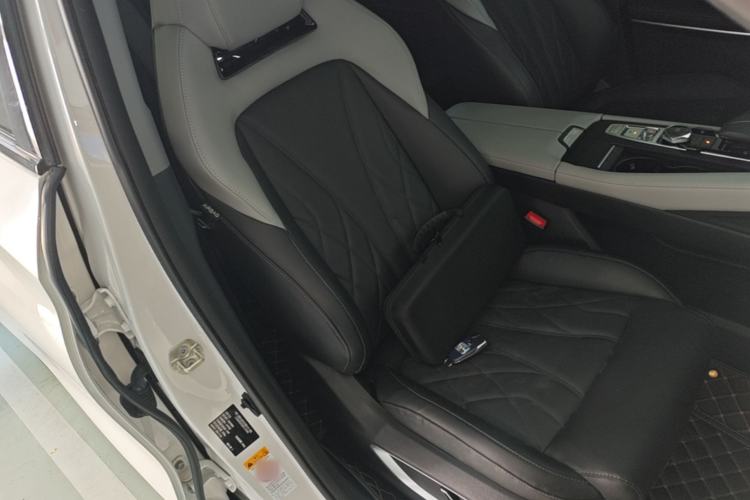 Used CHANGAN CS75 PLUS 2024 3rd Generation Champion Edition 1.5T Intelligent Drive Dynamic Model Right Front Seat
