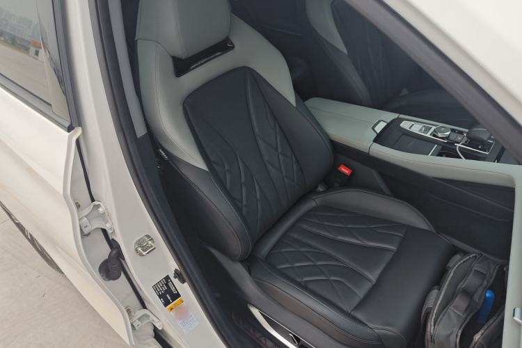 Used CHANGAN CS75 PLUS 2024 3rd Generation Champion Edition 1.5T Intelligent Drive Dynamic Model Right Front Seat