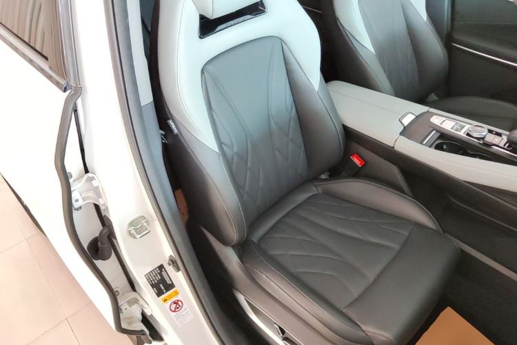 Used CHANGAN CS75 PLUS 2024 3rd Generation Champion Edition 1.5T Intelligent Drive Dynamic Model Right Front Seat