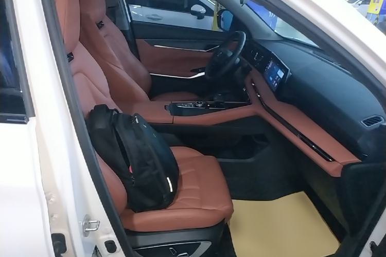Used CHANGAN CS75 PLUS 2024 3rd Generation Champion Edition 1.5T Intelligent Drive Dynamic Model Right Front Seat