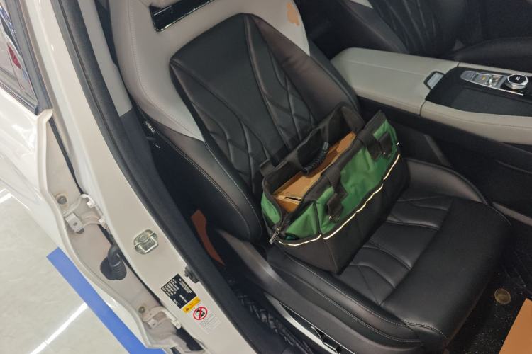 Used CHANGAN CS75 PLUS 2024 3rd Generation Champion Edition 1.5T Intelligent Drive Dynamic Model Right Front Seat