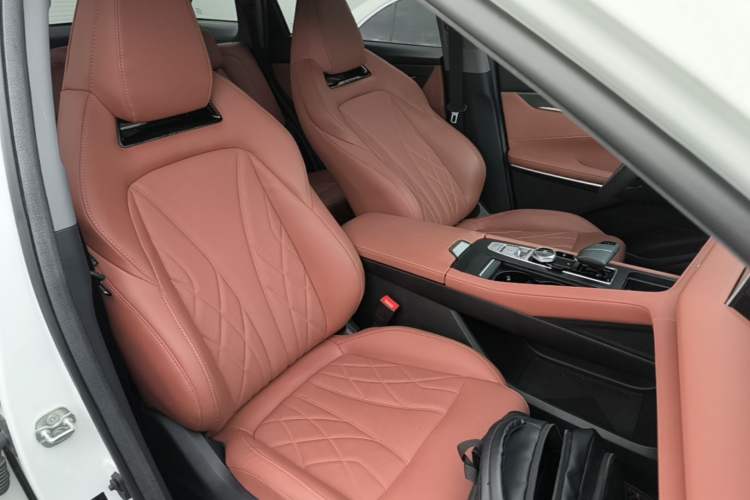 Used CHANGAN CS75 PLUS 2024 3rd Generation Champion Edition 1.5T Intelligent Drive Dynamic Model Right Front Seat