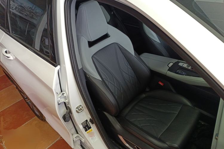 Used CHANGAN CS75 PLUS 2024 3rd Generation Champion Edition 1.5T Intelligent Drive Dynamic Model Right Front Seat