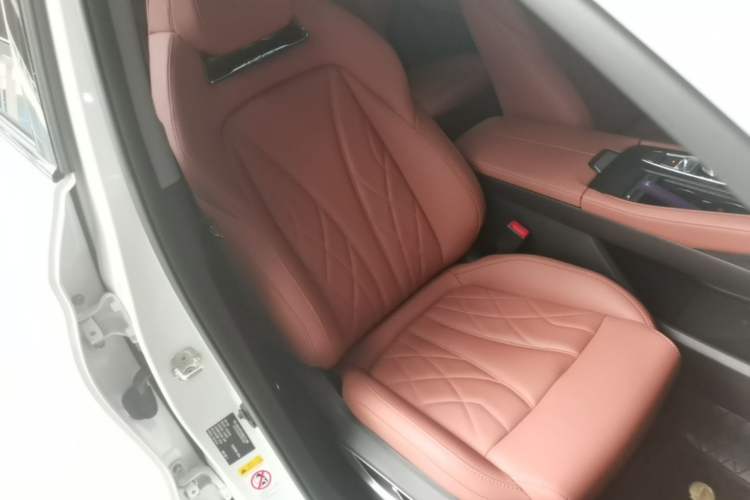 Used CHANGAN CS75 PLUS 2024 3rd Generation Champion Edition 2.0T Intelligent Drive Performance Model Right Front Seat