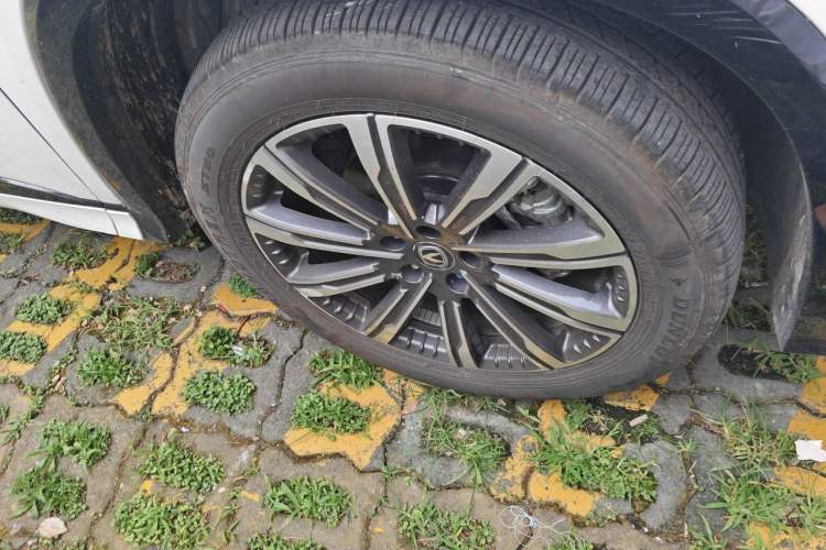 Used CHANGAN CS75 PLUS 2024 3rd Generation Champion Edition 2.0T Intelligent Drive Performance Model Right Front Wheel Hub