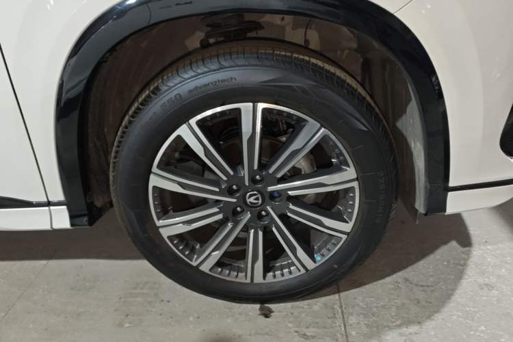 Used CHANGAN CS75 PLUS 2024 3rd Generation Champion Edition 1.5T Intelligent Drive Dynamic Model Right Front Wheel Hub