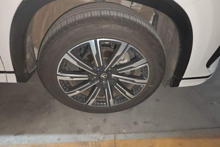 Used CHANGAN CS75 PLUS 2024 3rd Generation Champion Edition 1.5T Intelligent Drive Dynamic Model Right Front Wheel Hub