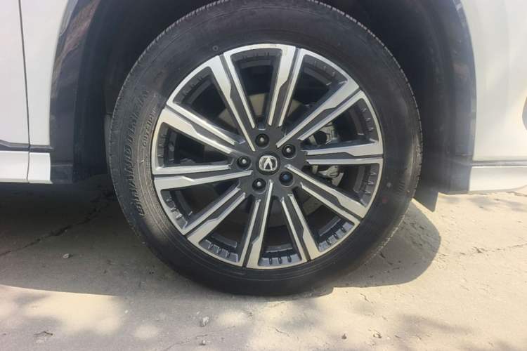 Used CHANGAN CS75 PLUS 2024 3rd Generation Champion Edition 2.0T Intelligent Drive Performance Model Right Front Wheel Hub
