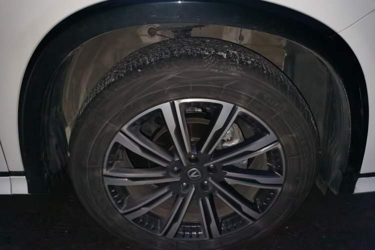 Used CHANGAN CS75 PLUS 2024 3rd Generation Champion Edition 1.5T Intelligent Drive Dynamic Model Right Front Wheel Hub