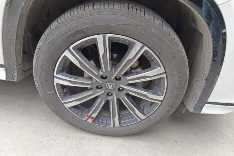 Used CHANGAN CS75 PLUS 2024 3rd Generation Champion Edition 1.5T Intelligent Drive Dynamic Model Right Front Wheel Hub