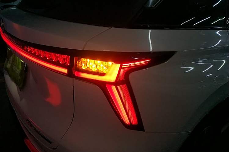 Used CHANGAN CS75 PLUS 2024 3rd Generation Champion Edition 1.5T Intelligent Drive Dynamic Model Right Rear Taillight