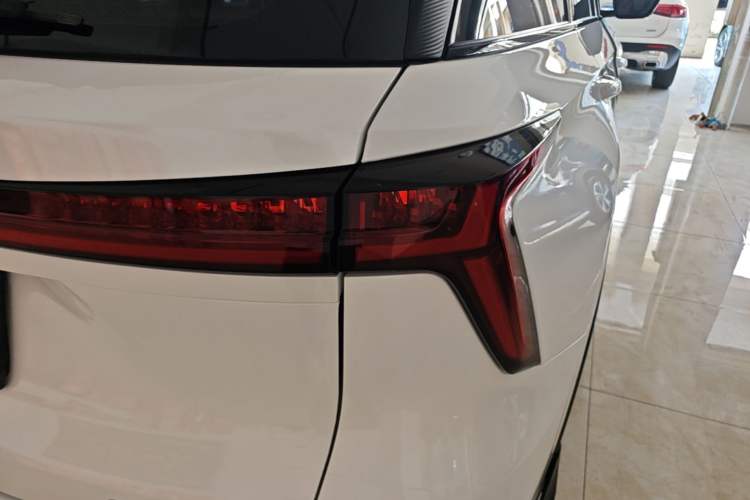 Used CHANGAN CS75 PLUS 2024 3rd Generation Champion Edition 2.0T Intelligent Drive Performance Model Right Rear Taillight