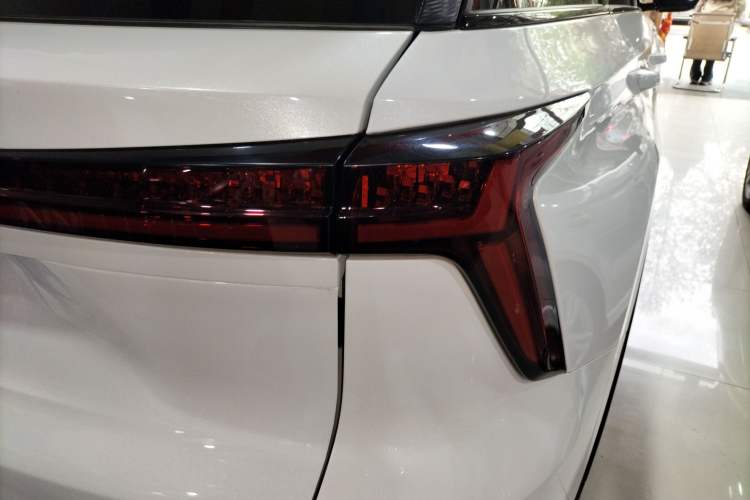 Used CHANGAN CS75 PLUS 2024 3rd Generation Champion Edition 1.5T Intelligent Drive Dynamic Model Right Rear Taillight