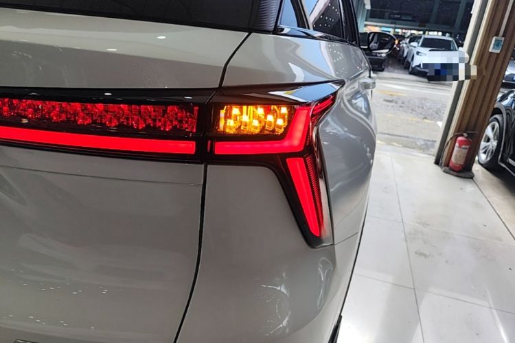 Used CHANGAN CS75 PLUS 2024 3rd Generation Champion Edition 1.5T Intelligent Drive Dynamic Model Right Rear Taillight