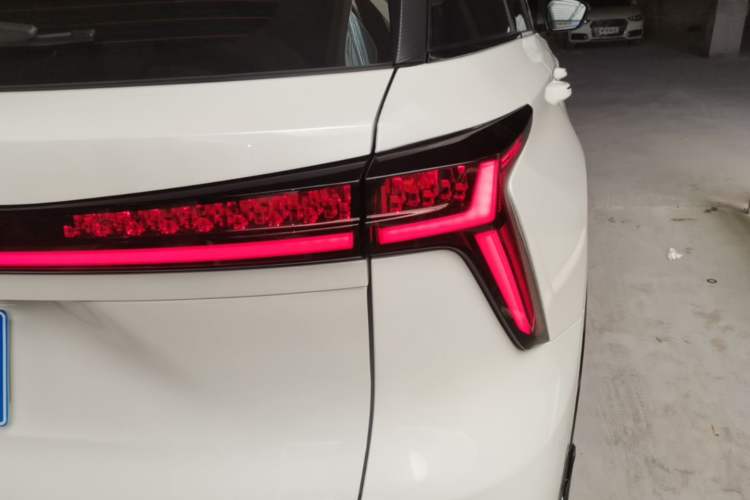 Used CHANGAN CS75 PLUS 2024 3rd Generation Champion Edition 2.0T Intelligent Drive Performance Model Right Rear Taillight