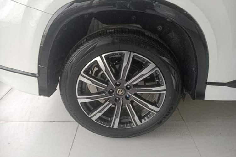 Used CHANGAN CS75 PLUS 2024 3rd Generation Champion Edition 1.5T Intelligent Drive Dynamic Model Right Rear Wheel Hub