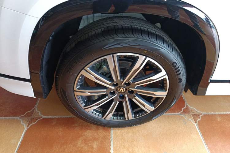 Used CHANGAN CS75 PLUS 2024 3rd Generation Champion Edition 1.5T Intelligent Drive Dynamic Model Right Rear Wheel Hub