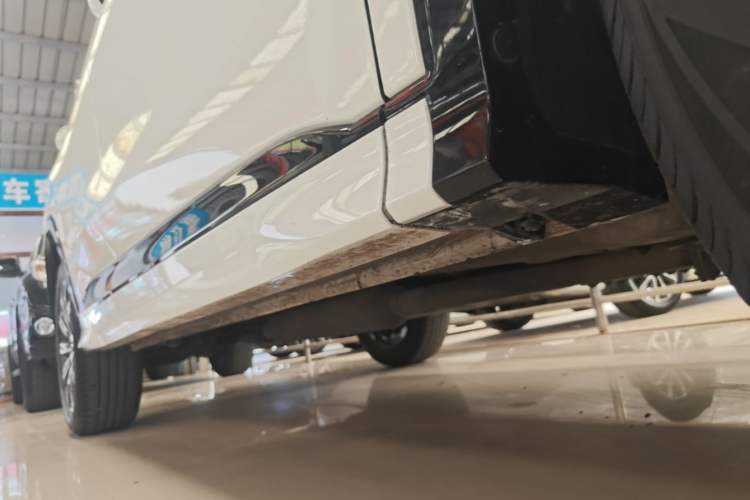 Used CHANGAN CS75 PLUS 2024 3rd Generation Champion Edition 1.5T Intelligent Drive Dynamic Model Right Side Sill