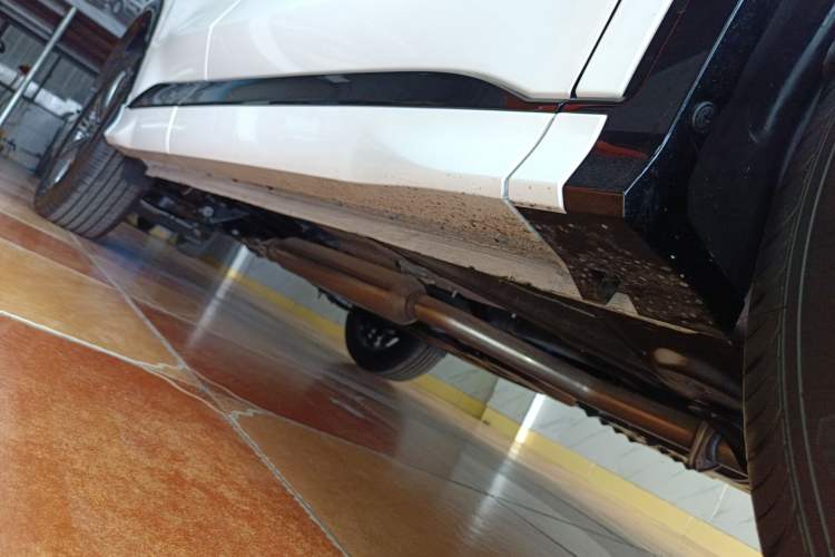 Used CHANGAN CS75 PLUS 2024 3rd Generation Champion Edition 1.5T Intelligent Drive Dynamic Model Right Side Sill