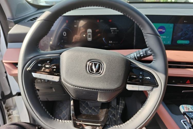 Used CHANGAN CS75 PLUS 2024 3rd Generation Champion Edition 1.5T Intelligent Drive Dynamic Model Steering Wheel