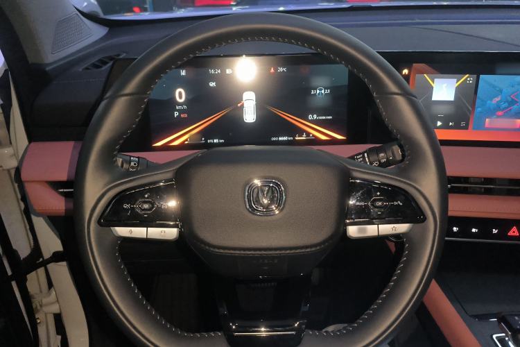 Used CHANGAN CS75 PLUS 2024 3rd Generation Champion Edition 1.5T Intelligent Drive Dynamic Model Steering Wheel