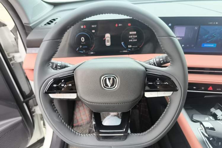 Used CHANGAN CS75 PLUS 2024 3rd Generation Champion Edition 1.5T Intelligent Drive Dynamic Model Steering Wheel
