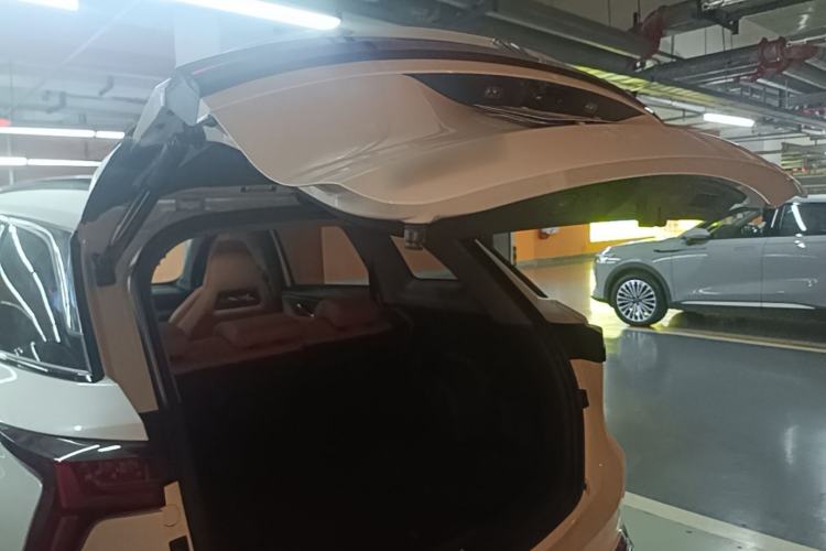 Used CHANGAN CS75 PLUS 2024 3rd Generation Champion Edition 1.5T Intelligent Drive Dynamic Model Trunk