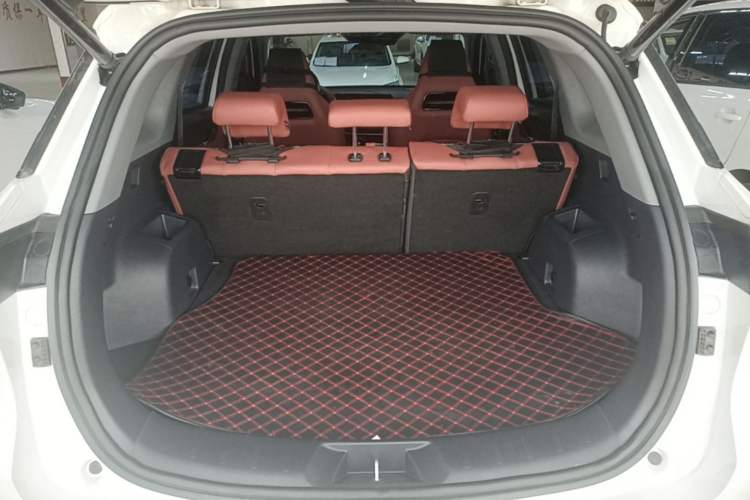 Used CHANGAN CS75 PLUS 2024 3rd Generation Champion Edition 1.5T Intelligent Drive Dynamic Model Trunk