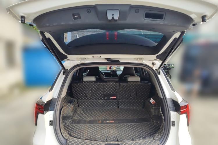 Used CHANGAN CS75 PLUS 2024 3rd Generation Champion Edition 1.5T Intelligent Drive Dynamic Model Trunk