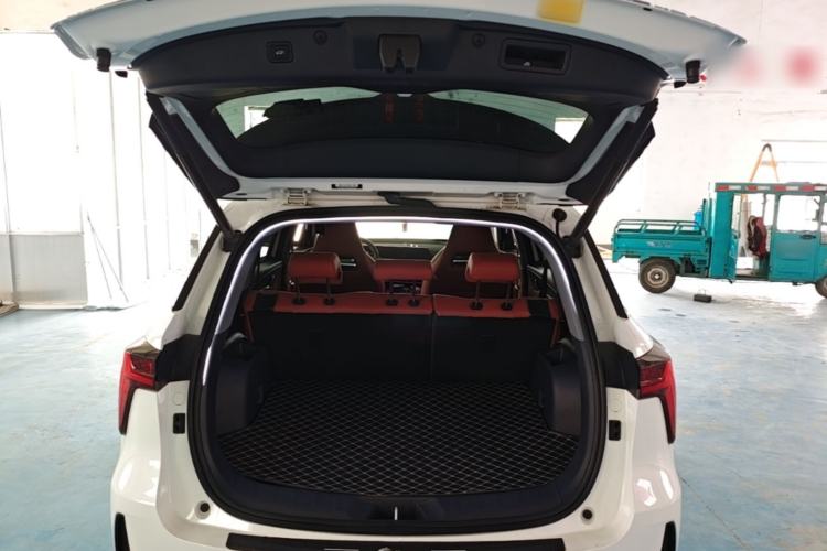 Used CHANGAN CS75 PLUS 2024 3rd Generation Champion Edition 1.5T Intelligent Drive Dynamic Model Trunk