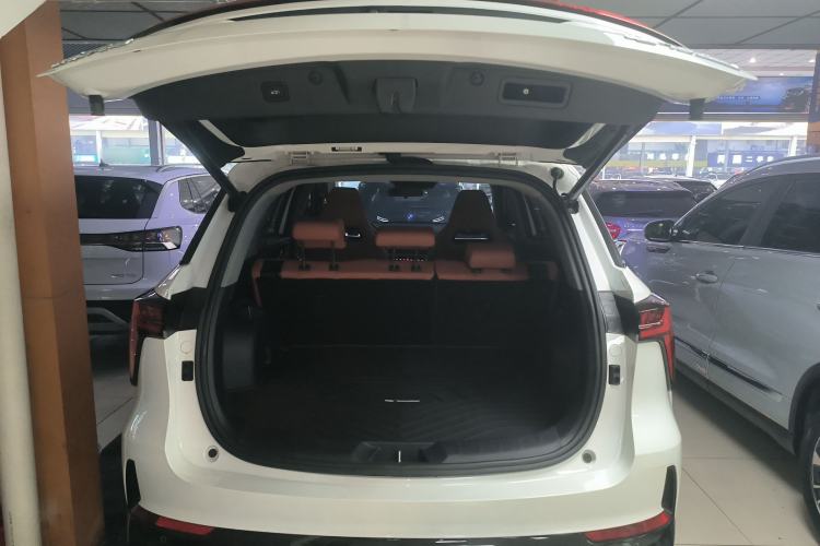 Used CHANGAN CS75 PLUS 2024 3rd Generation Champion Edition 1.5T Intelligent Drive Dynamic Model Trunk