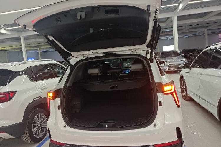 Used CHANGAN CS75 PLUS 2024 3rd Generation Champion Edition 1.5T Intelligent Drive Dynamic Model Trunk