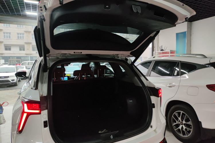 Used CHANGAN CS75 PLUS 2024 3rd Generation Champion Edition 1.5T Intelligent Drive Dynamic Model Trunk