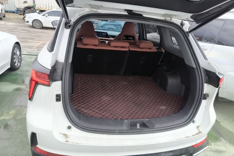 Used CHANGAN CS75 PLUS 2024 3rd Generation Champion Edition 1.5T Intelligent Drive Dynamic Model Trunk