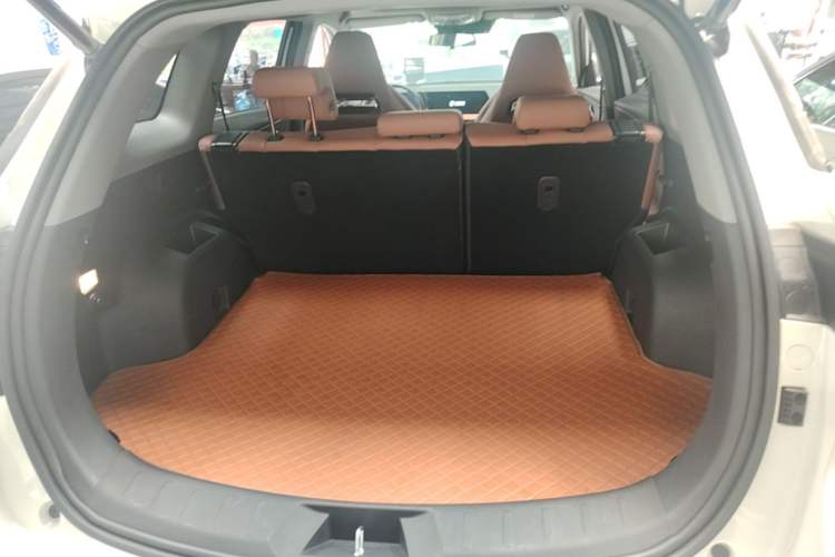 Used CHANGAN CS75 PLUS 2024 3rd Generation Champion Edition 1.5T Intelligent Drive Dynamic Model Trunk