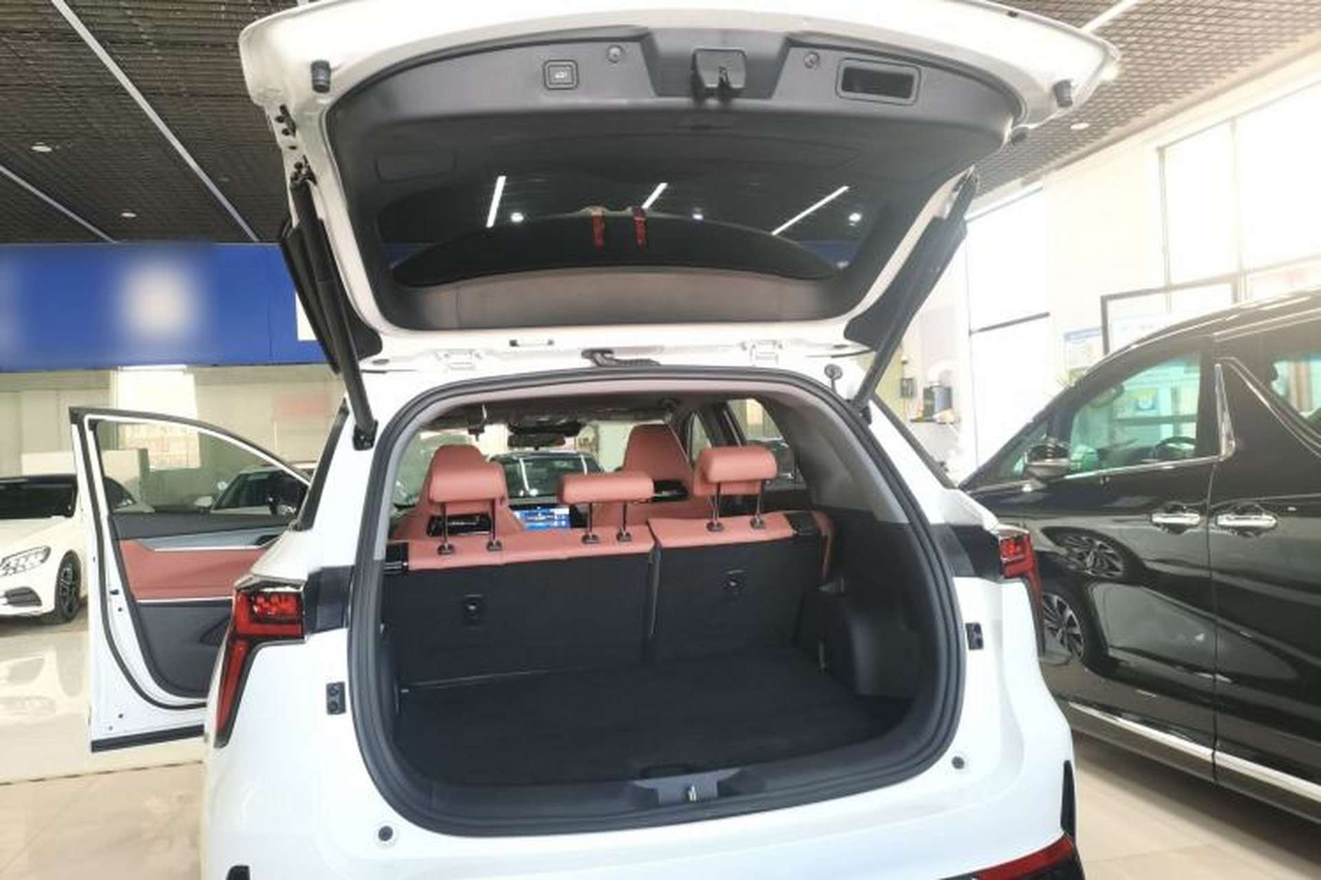 Used CHANGAN CS75 PLUS 2024 3rd Generation Champion Edition 1.5T Intelligent Drive Dynamic Model Trunk