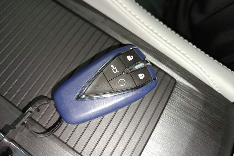 Used CHANGAN CS75 PLUS 2024 3rd Generation Champion Edition 1.5T Intelligent Drive Dynamic Model Vehicle Key