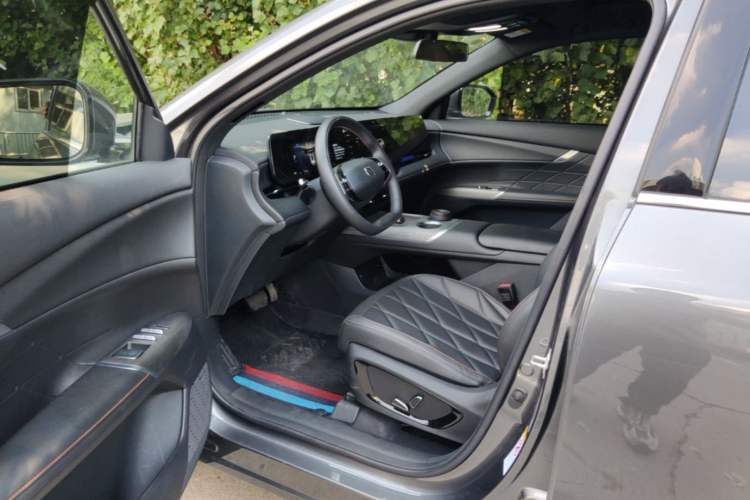 Used CHANGAN CS75 PLUS 2025 4th Generation UItra 2.0T New Blue Whale Smart Intelligent Powertrain Version Driver Seat