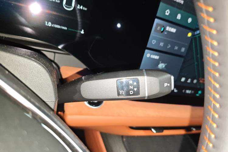 Used CHANGAN CS75 PLUS 2025 4th Generation 1.5T New Blue Whale Smart Flagship Version Gear Lever