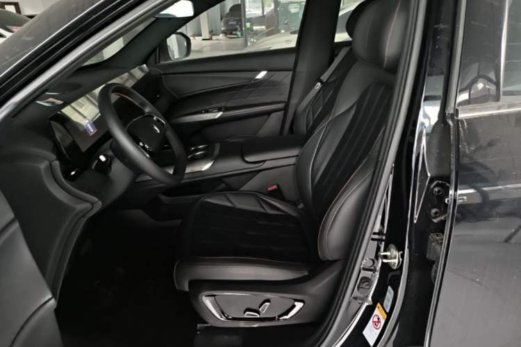 Used CHANGAN CS75 PLUS 2025 4th Generation UItra 2.0T New Blue Whale Smart Intelligent Powertrain Version Left Front Seat
