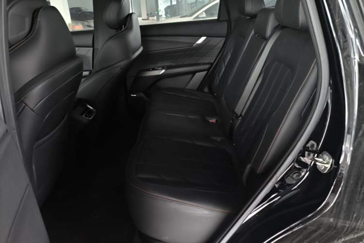 Used CHANGAN CS75 PLUS 2025 4th Generation UItra 2.0T New Blue Whale Smart Intelligent Powertrain Version Left Rear Seat