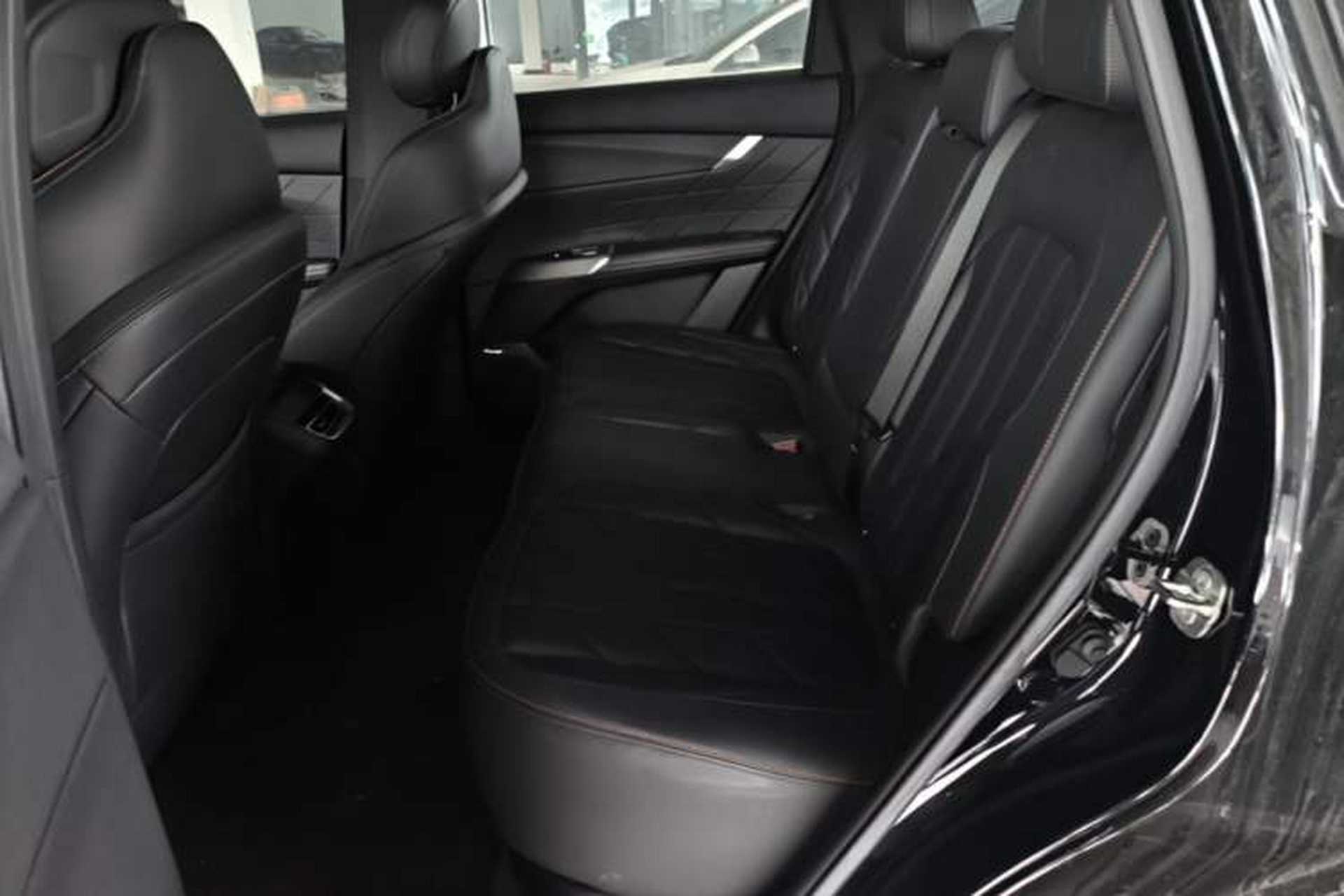 Used CHANGAN CS75 PLUS 2025 4th Generation UItra 2.0T New Blue Whale Smart Intelligent Powertrain Version Left Rear Seat