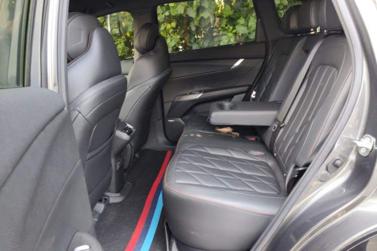 Used CHANGAN CS75 PLUS 2025 4th Generation UItra 2.0T New Blue Whale Smart Intelligent Powertrain Version Left Rear Seat