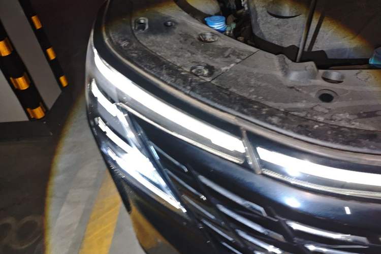 Used CHANGAN CS75 PLUS 2025 4th Generation 1.5T New Blue Whale Smart Flagship Version Right Front Headlight