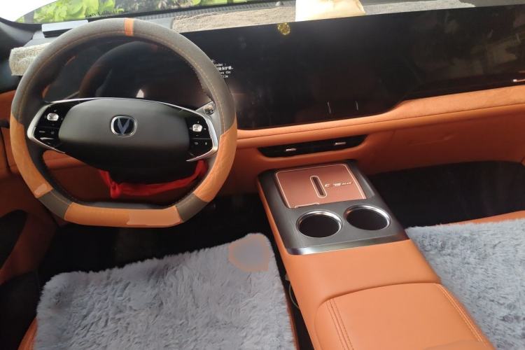 Used CHANGAN CS75 PLUS 2025 4th Generation 1.5T New Blue Whale Smart Luxury Edition Center Console