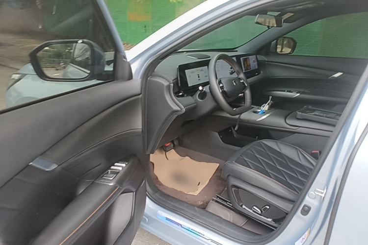 Used CHANGAN CS75 PLUS 2025 4th Generation 1.5T New Blue Whale Smart Flagship Version Driver Seat