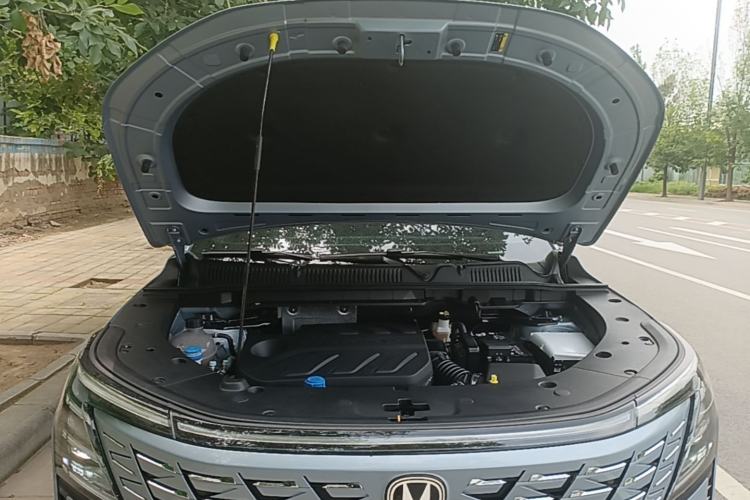 Used CHANGAN CS75 PLUS 2025 4th Generation 1.5T New Blue Whale Smart Flagship Version Engine Bay
