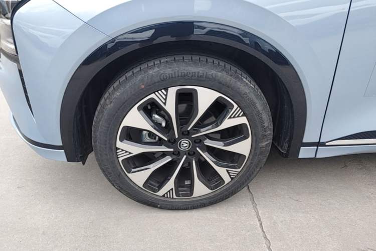 Used CHANGAN CS75 PLUS 2025 4th Generation UItra 2.0T New Blue Whale – Smart & Powerful Version Exterior 4