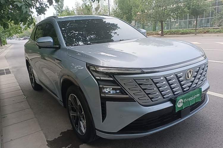 Used CHANGAN CS75 PLUS 2025 4th Generation 1.5T New Blue Whale Smart Flagship Version Front Right 45 Deg